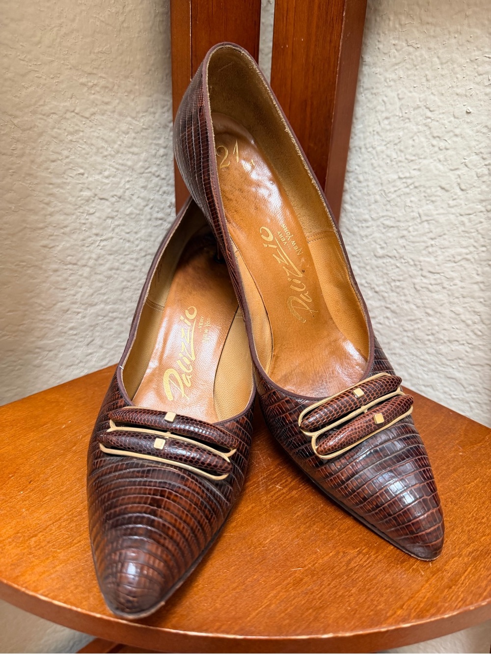 Palizzio. Vintage dark brown leather and java lizard pumps with double hardware…